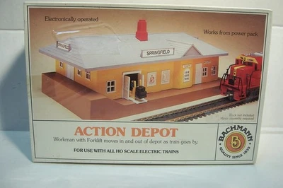 Bachmann HO Scale Action Depot NISB - Image 1 of 3