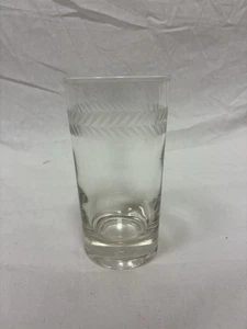 4 Vintage Federal Glass Clear Etched Laurel Leaf Glass Tumblers Mid Century Old - Picture 1 of 5