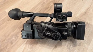 Sony PXW-X200 XDCAM Camcorder Video Camera + 2 Batteries & Charger – 66 Hours - Picture 1 of 9