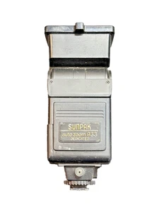 Sunpak Auto Zoom 933 Flash Unit Dedicated for Canon SLR Film Cameras - Picture 1 of 4