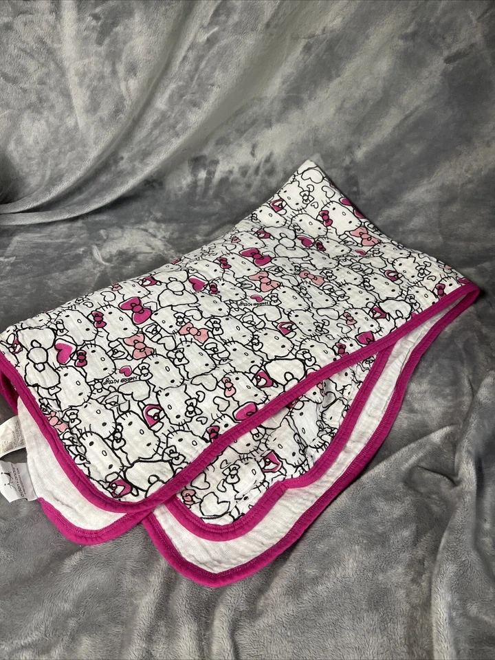 Cobertor Aden & Anais Hello Kitty rosa/branco/preto bebê menina musselina - Imagem 1 de 4