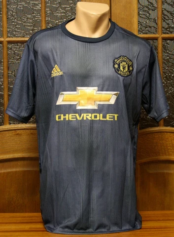 Manchester United football uniform (shirt + shorts) size L Cover