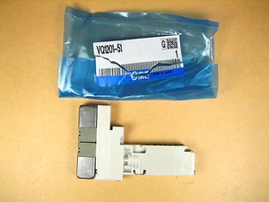 SMC VQ1201-51 Solenoid Valve - Picture 1 of 4