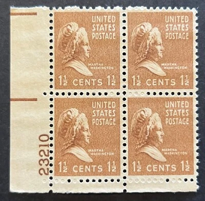 Scott#: 805 - Martha Washington 1½¢ 1938 Plate Block of Four MNHOG - Lot 20 BA - Image 1 of 2