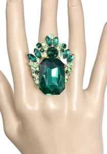 Framed Octagon Forest Green Crystals Adjustable Stretchable Ring Costume Jewelry - Picture 1 of 2
