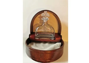 Botella de Cristal Vacía Gran Patrón Burdeos con Estuche de Cuero Original -Rara - Imagen 1 de 7