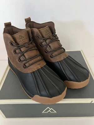 Botas Alpine Design Para Hombre Gavin Duck Pull-On Cuero Liso Marrón AD22MCW004-GRY Foto 1 de 4