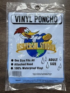 Poncho de lluvia de vinilo UNIVERSAL STUDIOS pájaro carpintero leñoso TAMAÑO ADULTO capucha adjunta - Imagen 1 de 2