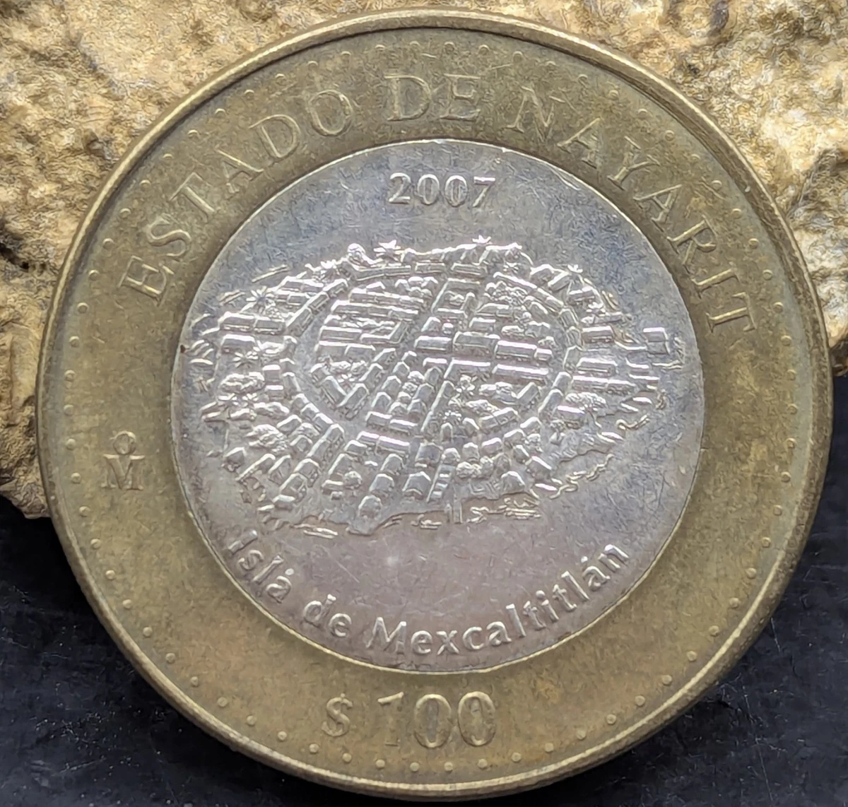 値下げ Mexico coin 2004 100 Peso 銀貨新品 Amazon.com: 2004 Mo 100 Pesos Silver Bimetallic Coin. A Large