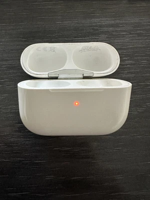 Apple AirPods Pro 1st Gen  Wireless Charging Case ONLY  Model A2190 ⭐⭐⭐⭐⭐ - Image 1 of 4