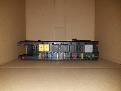 2003-2011 MERCEDES W211 E320 E350 E500 REAR SAM FUSE BOX RELAY CONTROL MODULE - Image 1 of 4