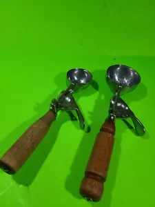(2) Vintage Hamilton Beach Model 40 Ice Cream Scoops - Picture 1 of 6