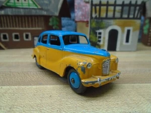 VINTAGE RARE TWO TONE AUSTIN DEVON DINKY TOY - Picture 1 of 7