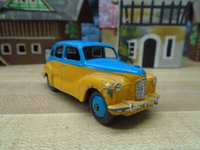VINTAGE RARE TWO TONE AUSTIN DEVON DINKY TOY - Image 1 of 4