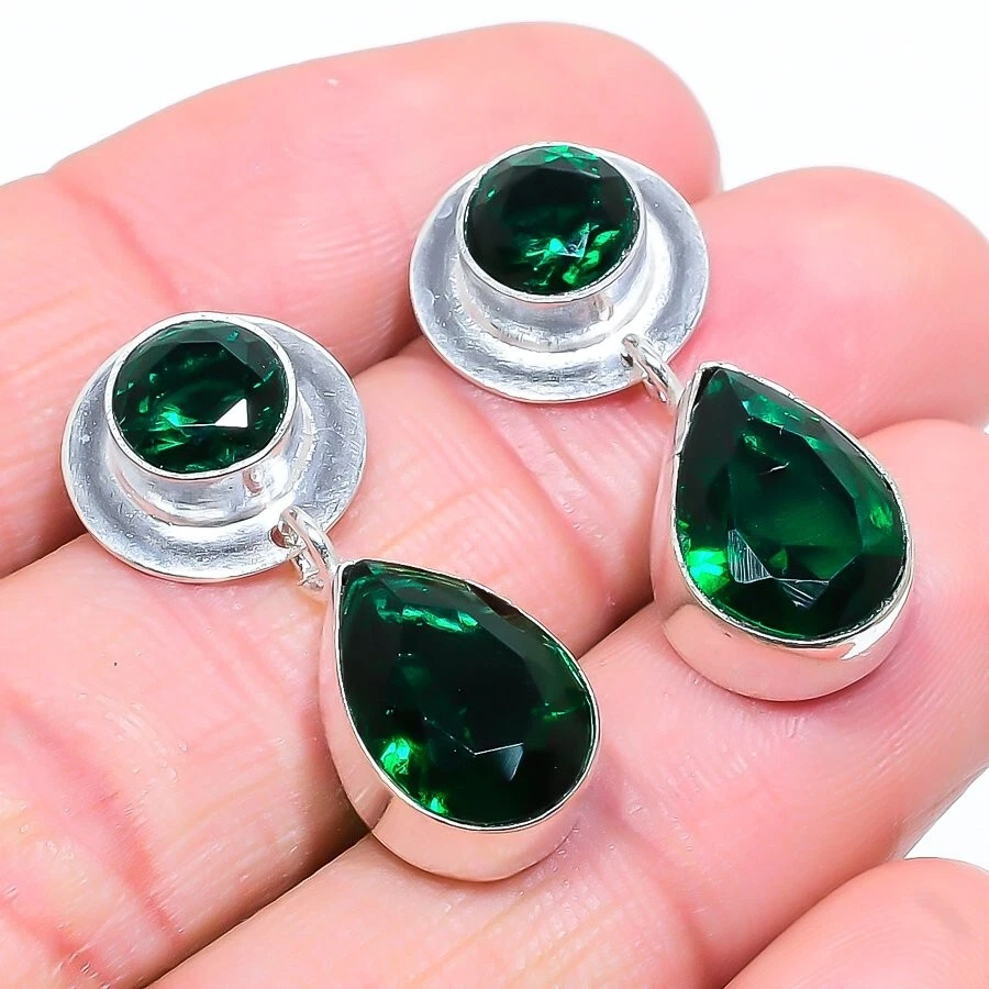 Pendiente de plata de ley 925 con piedras preciosas de diopsido cromado tamaño 1,2" Foto 1 de 1