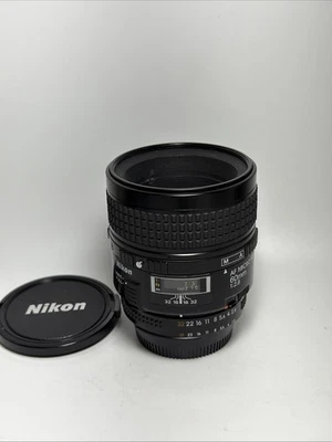 Lente macro Nikon AF Micro Nikkor 60 mm f/2,8 D montaje MF Nikon F Foto 1 de 4