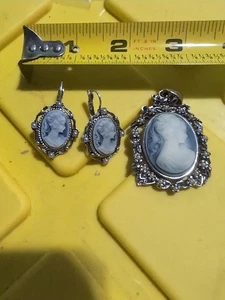 Vintage Wedgewood blaue Kamee Halskette Brosche Perlen Hering Knochen - Bild 1 von 6