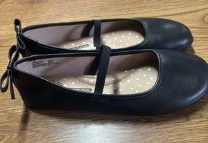 Girls Size 4 Flat Black Ballet Flats With Memory Foam Soles And Stretch Closure - Picture 1 of 6