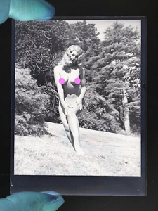 008 Antique VTG Erotic Nude Photo Glass Negative Nudist Naked in Woods Sunshine - Picture 1 of 3