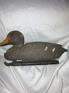 Vintage Mallard Hen Or Black Duck Decoy Plastic Made In Italy Sport Plast Cool! - Picture 1 of 8
