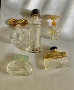 5 Vtg Perfume Bottles Lalique Single Dove Nina Ricci, Este Lauder, Hoyts & More - Picture 1 of 9