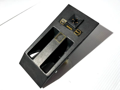 87-89 MITSUBISHI STARION CHRYSLER CONQUEST CONTROL DE ESPEJO/LIBERACIÓN DEL CINTURÓN DE SEGURIDAD Foto 1 de 4