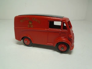 VINTAGE MECCANO LTD. DINKY TOY No.26O MORRIS ROYAL MAIL VAN RESTORED NEAR MINTY - Picture 1 of 12