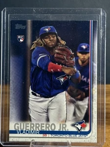 2019 Topps Update Series - Vladimir Guerrero Jr. #US1 Throwing (RC) - Bild 1 von 2