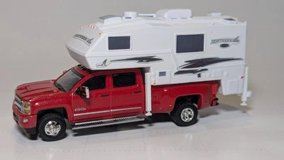 Cámper de camión Northern Lite 10-2 (SOLO) para camiones diecast 1:64 | con pegatinas Foto 1 de 4