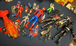 Konvolut über 20 Actionfiguren und Fahrzeuge Vintage! 1980’s-1990’s. Siehe Beschreibung. - Bild 1 von 4