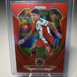 2025 Prizm FIFA Club World Cup River Plate Sebastian Driussi Red Prizm /199 - Bild 1 von 2