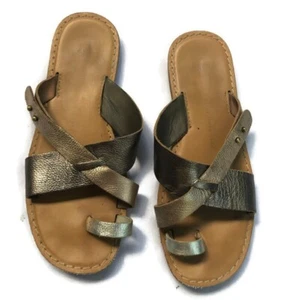 Gap Womens Size 7 Beige Metallic Gold Toe Strap Flat Sandals Flip Flops - Picture 1 of 6