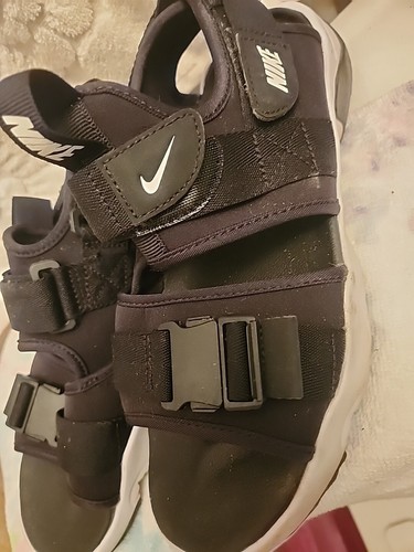 Sandali Nike Canyon da uomo taglia 9 CW9704 002 neri bianchi