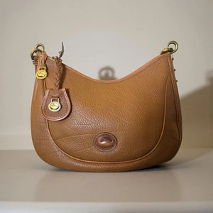 Dooney & Bourke AWL Large Crescent Sac Peanut Tan USA Vintage Messing Sattel Hobo - Bild 1 von 22