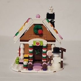 LEGO - Gingerbread House 40139 - 2015 Exclusive XMas Holiday Candy With Snowman