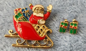 Vintage AvonChristmas Santa Claus In a Sleigh Pin with Earrings See Pics - Picture 1 of 4