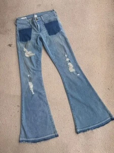True Religion KARLIE HIPPIE Women's Distressed Light Wash Flared Jeans Size 28 - Picture 1 of 11