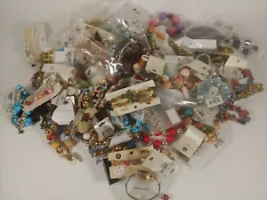 Lote de joyas de varios 2 libras - marcado con venta al por menor sugerido - al por mayor - Imagen 1 de 9
