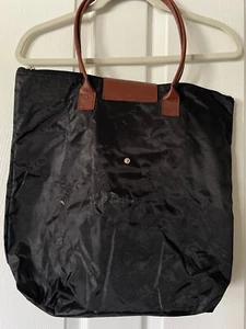 Le Pliage LG schwarz Nylon Reißverschluss Top mit braunem Druckknopf Verschluss Mode Tragetasche Tasche - Bild 1 von 8
