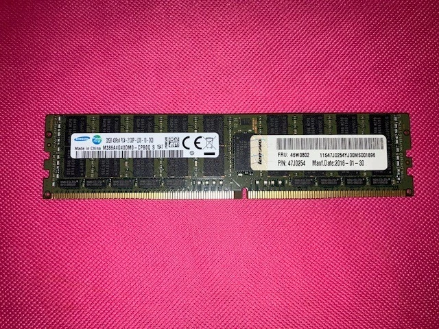 SAMSUNG 32GB PC4-2133P, 4drx4 Server Ram / ECC Memory - M386A4G40DM0-CPB0Q - Image 1 of 1