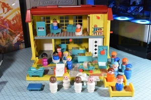 Vintage 70er Fisher Price Little People #931 Spiel Familie KINDERKRANKENHAUS Set - Bild 1 von 22