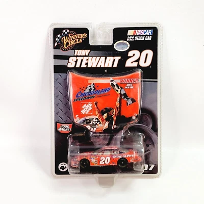 Winners Circle #20 Tony Stewart The Home Depot escala 1:64 NASCAR diecast con capucha Foto 1 de 4