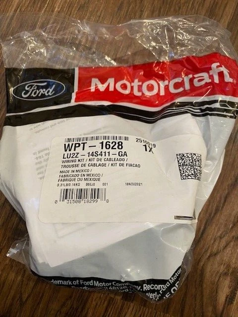 Genuine Motorcraft Engine Cooling Fan Motor Connector WPT-1628 (NEW) - Image 1 of 1