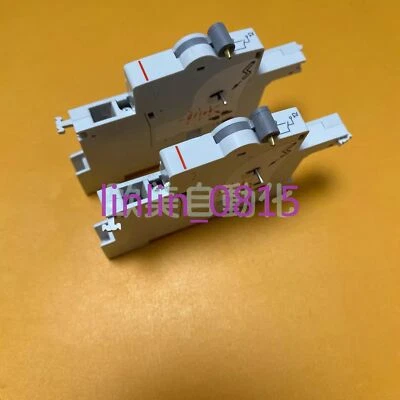 1Pcs New GE circuit breaker auxiliary contact 672567 - Image 1 of 4