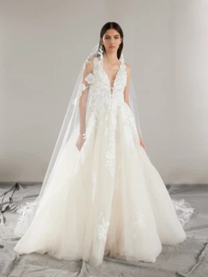 Pronovias 'WEST' A-line Tulle Wedding Dress Size US10 - MSRP $3190 - NWT 65% OFF - Image 1 of 4