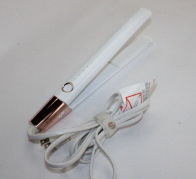 T3 SinglePass 76505 LUXE Professional Straightening & Styling Iron - Image 1 of 4