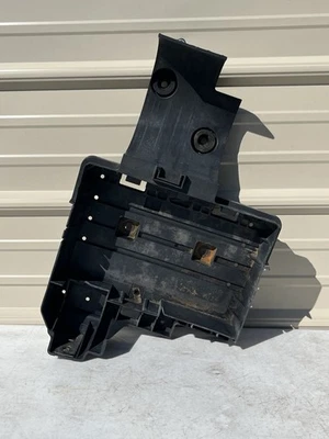 03-07 Ford F250 F350 6.0 Powerstroke Drivers Side Battery Tray Air Filter Holder - Image 1 of 4