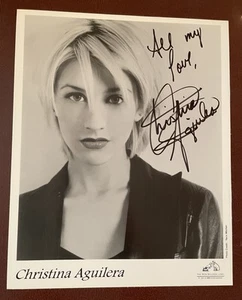 Christina Aguilera Fan Club 1998 Autogramm Foto Bild sehr selten signiert - Bild 1 von 3