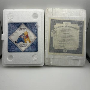 Disney Bradford Exch Winnie Puuh Hundert Hektar Weisheit Unglücklich Teller 4,5" Quadrat - Bild 1 von 4