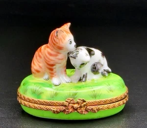 Limoges France Peint Main Trinket Box | Hand-Painted Cat & Dog Figurine💕 - Picture 1 of 5